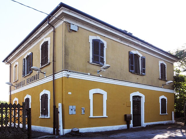 Stazione ferroviaria